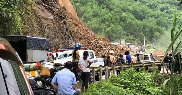 Tin giao thông đến sáng 12/8: Rượt đuổi bằng xe máy, nam thanh niên lao xuống kênh tử vong; Quốc lộ 4C ách tắc nhiều giờ do sạt lở đất