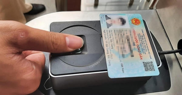 Phấn đấu đến tháng 6/2023 cấp được 40 triệu tài khoản định danh điện tử cho người dân Phấn đấu đến tháng 6/2023 cấp được 40 triệu tài khoản định danh điện tử cho người dân