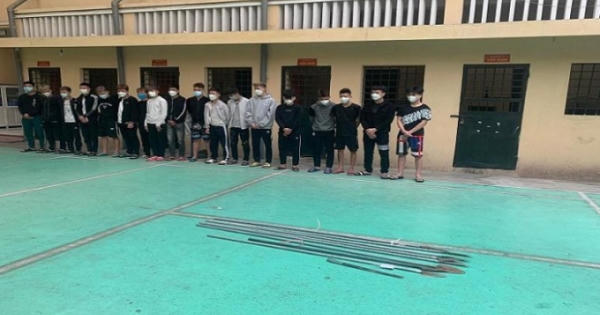 Tạm giữ hình sự 20 đối tượng mang theo hung khí náo loạn đường phố Tạm giữ hình sự 20 đối tượng mang theo hung khí náo loạn đường phố