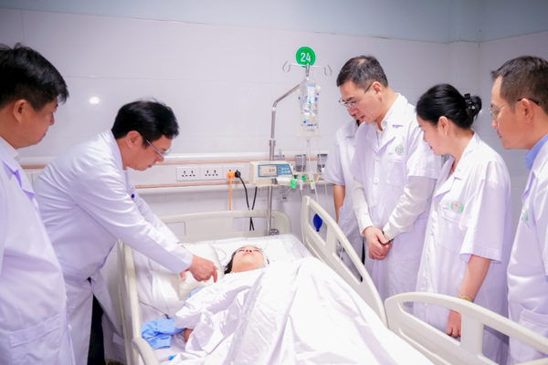 Bộ Y tế tặng Bằng khen cho 4 điều dưỡng dũng cảm bảo vệ bệnh nhân