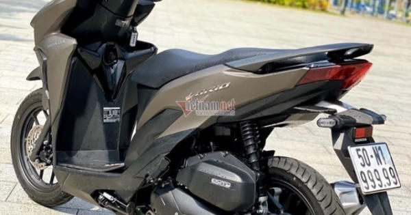 Trúng biển ngũ quý 9, Honda Vario đội giá gần 900 triệu đồng