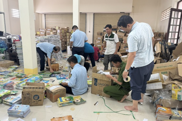 Hậu Giang: Phát hiện gần 80.000 quyển sách giáo khoa có dấu hiệu giả nhãn hiệu