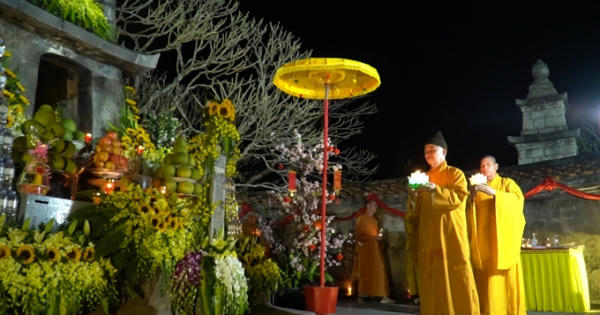 Bản tin Chào xuân 2021: Chờ đón thời khắc giao thừa ở non thiêng Yên Tử