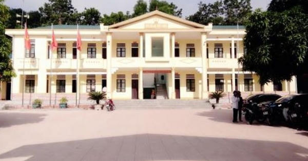 Hà Tĩnh: Ký xác nhận cho người từ vùng có dịch về địa phương, Phó Chủ tịch xã bị đình chỉ công tác