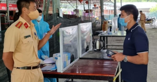 Kiên trì bám chốt, quên mình cho cuộc sống bình yên Kiên trì bám chốt, quên mình cho cuộc sống bình yên