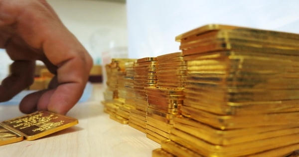 Giá vàng ngày 3/2: USD sụt giảm, vàng tăng vọt