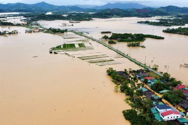 Thủ tướng ký Công điện yêu cầu kịp thời khắc phục hậu quả mưa lũ khu vực Trung Bộ