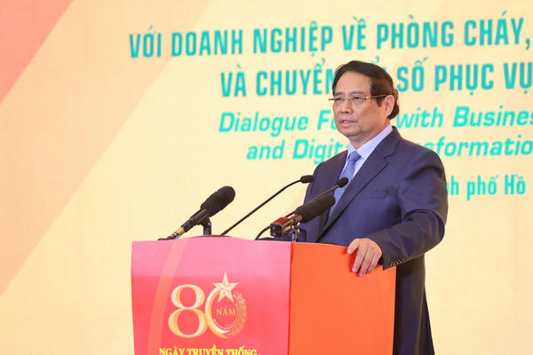 Thủ tướng: Tuyệt đối không "phó mặc", "khoán trắng" cho lực lượng nòng cốt về PCCC