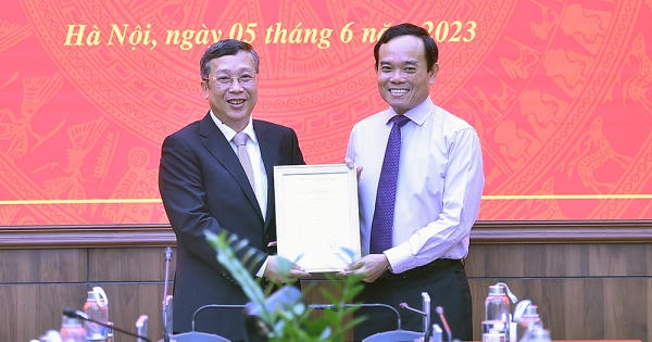 Công bố quyết định bổ nhiệm Thứ trưởng Bộ nông nghiệp và Phát triển nông thôn Công bố quyết định bổ nhiệm Thứ trưởng Bộ nông nghiệp và Phát triển nông thôn