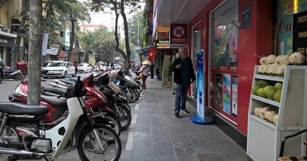 Sau một năm Hà Nội lập lại trật tự vỉa hè: Vẫn tồn tại nhiều vi phạm