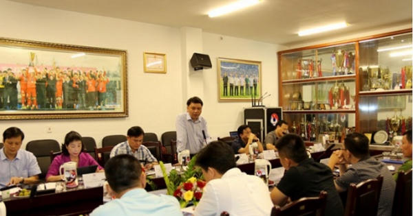 VFF họp khẩn về công tác an ninh sau sự cố sân Hàng Đẫy VFF họp khẩn về công tác an ninh sau sự cố sân Hàng Đẫy