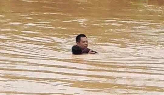 Lạng Sơn: Một học sinh lớp 5 bị nước lũ cuốn tử vong Lạng Sơn: Một học sinh lớp 5 bị nước lũ cuốn tử vong