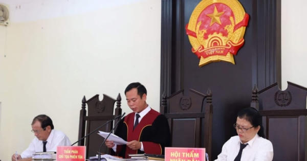 Hy hữu Hội đồng xét xử kiến nghị hủy bản án chính mình tuyên
