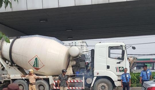 Người đàn ông tử vong sau va chạm với xe bồn Người đàn ông tử vong sau va chạm với xe bồn