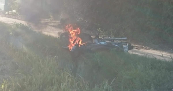 Huế: Vợ chồng “lục đục” lần lượt đem 2 chiếc xe máy ra đốt cháy