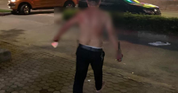 Nhân chứng kể lại giây phút đối tượng tay cầm dao, tay cầm kéo đâm gục bạn tại quán ăn đêm