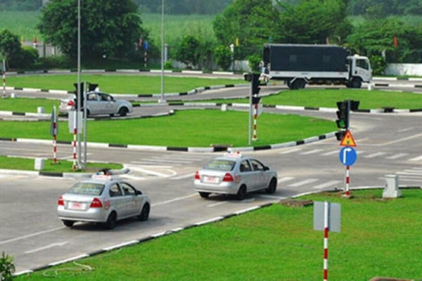 Đề xuất chuyển thẩm quyền sát hạch, cấp giấy phép lái xe về Bộ Công an