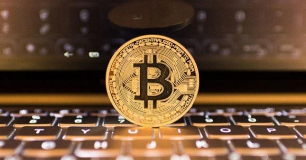 Giá Bitcoin hôm nay 8/1: Dao động quanh ngưỡng 17.000 USD