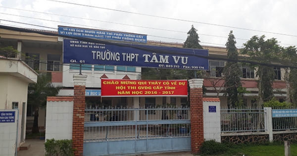 Hậu Giang: Xuất hiện clip thầy trò xô xát trong lớp học