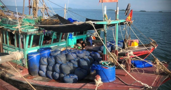 Quảng Ninh: Bắt giữ 4 tàu đánh cá đánh bắt hải sản sai vùng biển quy định