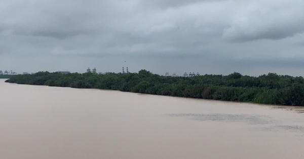 Hai người thương vong do “gặp nạn” khi hút cát trái phép trên sông