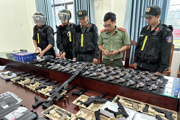 Quảng Ngãi: Triệt phá điểm mua, bán trái phép vũ khí trên không gian mạng quy mô lớn Quảng Ngãi: Triệt phá điểm mua, bán trái phép vũ khí trên không gian mạng quy mô lớn