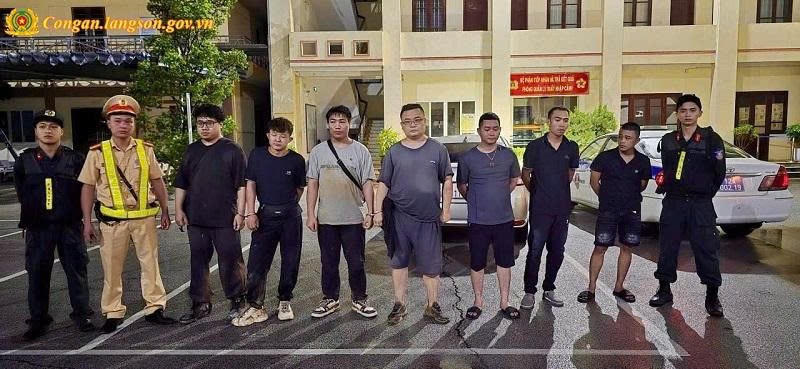 Chặn đường dây đưa người nước ngoài nhập cảnh “chui” vào Việt Nam lúc nửa đêm Chặn đường dây đưa người nước ngoài nhập cảnh “chui” vào Việt Nam lúc nửa đêm