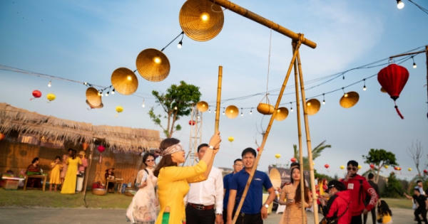 Mãn nhãn chương trình "Đêm Hoài phố" giữa Rosa Riverside Complex