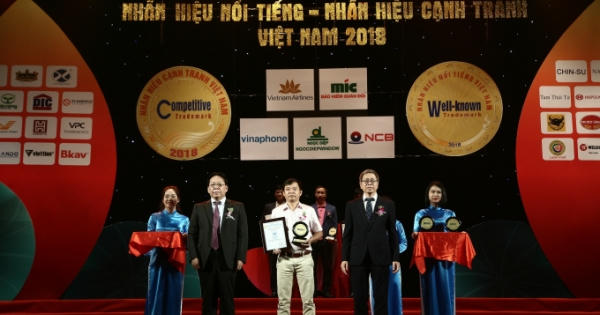Nhãn hàng sữa Cô gái Hà Lan đạt top 10 nhãn hiệu nổi tiếng Việt Nam 2018 Nhãn hàng sữa Cô gái Hà Lan đạt top 10 nhãn hiệu nổi tiếng Việt Nam 2018