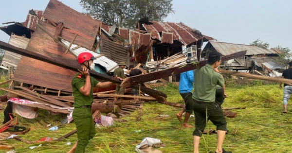 Gia Lai: Mưa giông gây tốc mái hàng chục căn nhà, 6 người bị thương