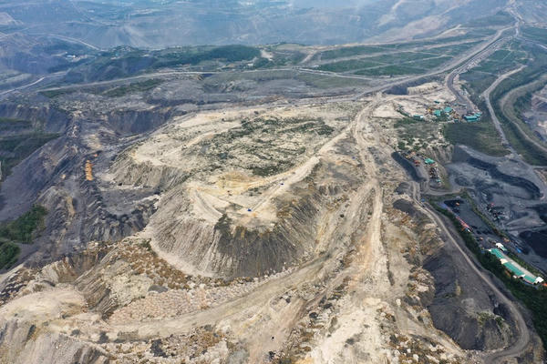 Quảng Ninh: Những bãi thải mỏ than được cấp phép làm vật liệu san lấp trông ra sao? Quảng Ninh: Những bãi thải mỏ than được cấp phép làm vật liệu san lấp trông ra sao?