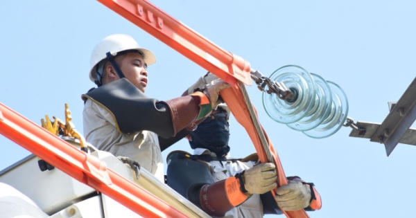 Đảm bảo cung ứng điện trong các kỳ nghỉ Lễ Noel và Tết Dương lịch Đảm bảo cung ứng điện trong các kỳ nghỉ Lễ Noel và Tết Dương lịch