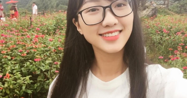 Nữ sinh Kinh tế Quốc dân đã xinh lại học cực "khủng"