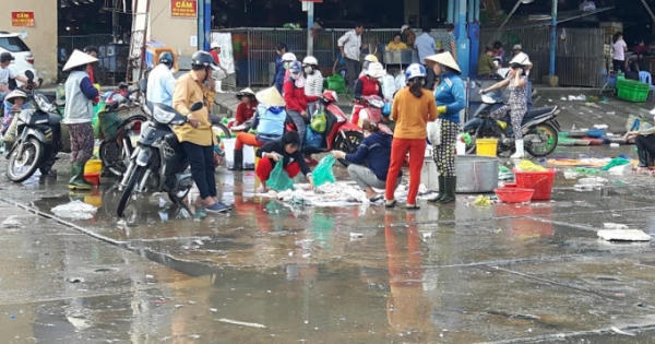 Nước thải từ chợ Bình Điền (TP HCM): Toàn là chất hữu cơ nên không hại môi trường?