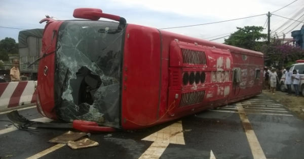 Hà Nam: Tai nạn giao thông kinh hoàng khiến 8 người thương vong