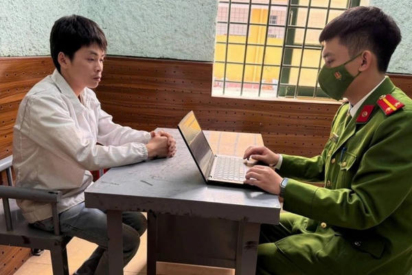 Dùng hình ảnh chuyển khoản giả để đi khắp nơi lừa đảo