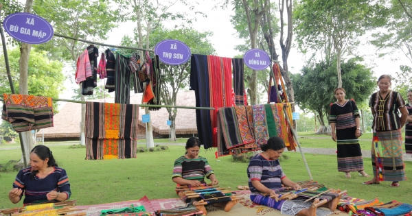 Nghề dệt thổ cẩm của người M’nông là Di sản văn hóa phi vật thể quốc gia