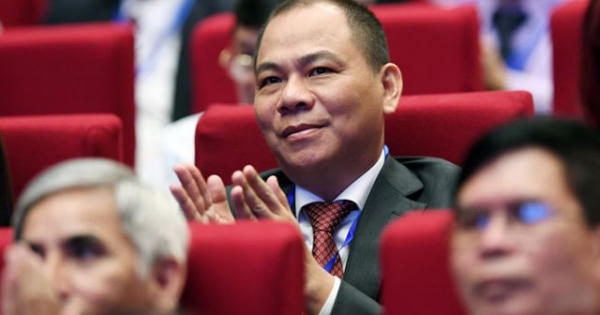 Chiếc ô tô VinFast đầu tiên lăn bánh, tài sản ông Phạm Nhật Vượng tăng “chóng mặt” Chiếc ô tô VinFast đầu tiên lăn bánh, tài sản ông Phạm Nhật Vượng tăng “chóng mặt”