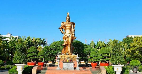 Hai đoàn rước trên 1.000 người tại lễ hội Nữ tướng Lê Chân năm 2023