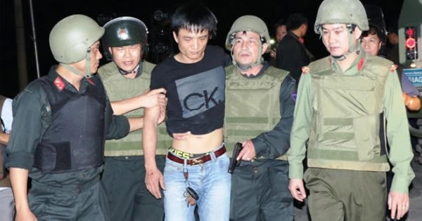 Khởi tố, bắt tạm giam 4 đối tượng vận chuyển trái phép ma túy cố thủ trên ô tô