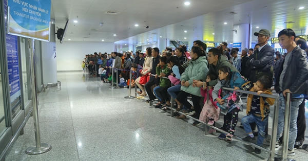 U23 Việt Nam về quê ăn Tết trong vòng tay chào đón của người hâm mộ