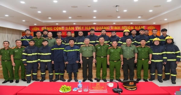 Lực lượng Cảnh sát PCCC & CNCH sẵn sàng chiến đấu vì sự an toàn của nhân dân Lực lượng Cảnh sát PCCC & CNCH sẵn sàng chiến đấu vì sự an toàn của nhân dân