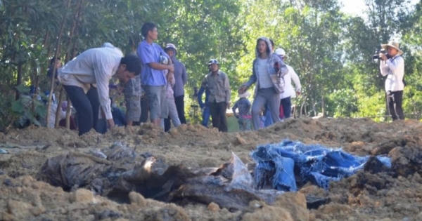 Hà Tĩnh: Thông tin mới nhất vụ hàng trăm tấn rác thải Formosa chôn tại vườn nhà Giám đốc Công ty Môi trường Hà Tĩnh: Thông tin mới nhất vụ hàng trăm tấn rác thải Formosa chôn tại vườn nhà Giám đốc Công ty Môi trường