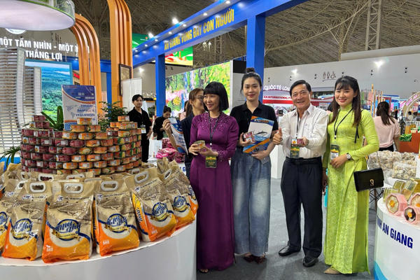 An Giang tích cực quảng bá du lịch và sản phẩm đặc trưng tại Hội chợ Mùa Thu 2025