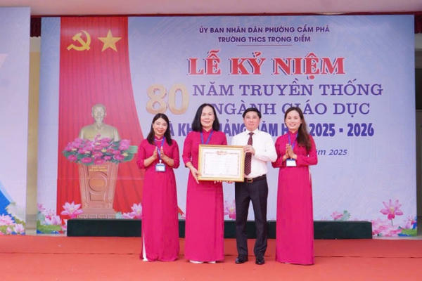 Quảng Ninh gần 365.000 học sinh hân hoan bước vào năm học mới