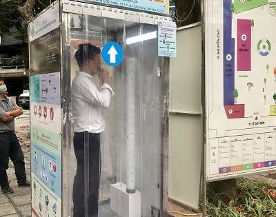 Đưa vào hoạt động buồng khử khuẩn toàn thân phục vụ phòng chống dịch Covid-19