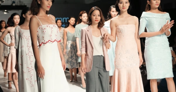 Trần Thị Quỳnh hút hồn với vị trí "vơ đét" trên sàn diễn