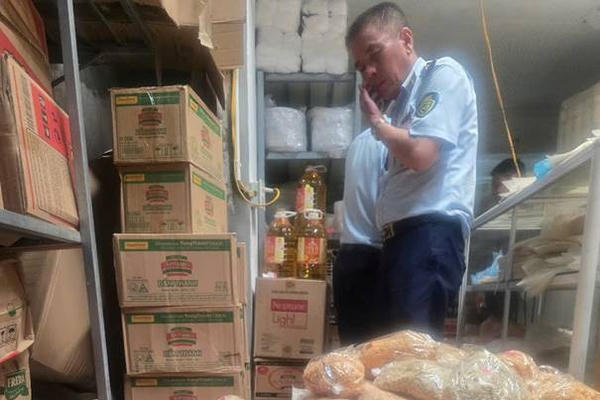 Phát hiện 100kg ruốc gà không rõ nguồn gốc