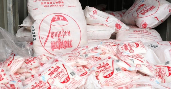 Hà Tĩnh: Bắt 5.000 gói mỳ chính không rõ nguồn gốc