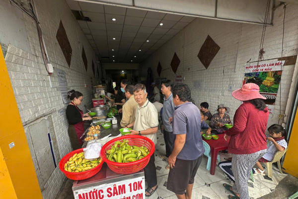 Tiệm cơm 1.000 đồng ở Trấn Biên: Nụ cười san sẻ yêu thương Tiệm cơm 1.000 đồng ở Trấn Biên: Nụ cười san sẻ yêu thương